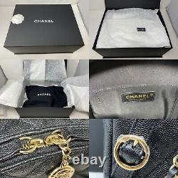 Authentique Nouveau Chanel Noir Quilted Caviar CC Day Backpack Gold Small As0004