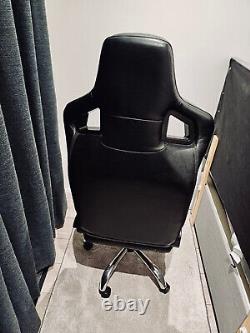 Chaise de bureau pivotante inclinable en cuir noir d'occasion convertie